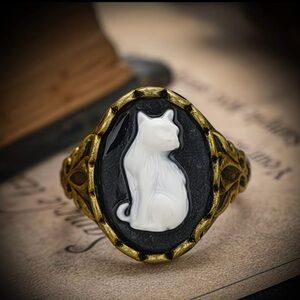 Vintage Style Cat Cameo Ring